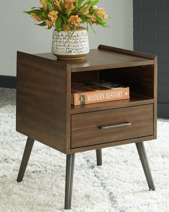 Calmoni End Table