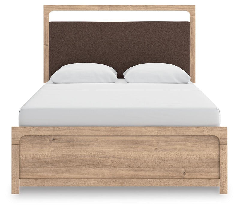 Kinlanni Upholstered Bed
